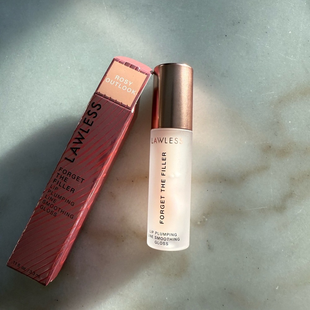 LAWLESS Lip Plumping Gloss - Rosy Pink